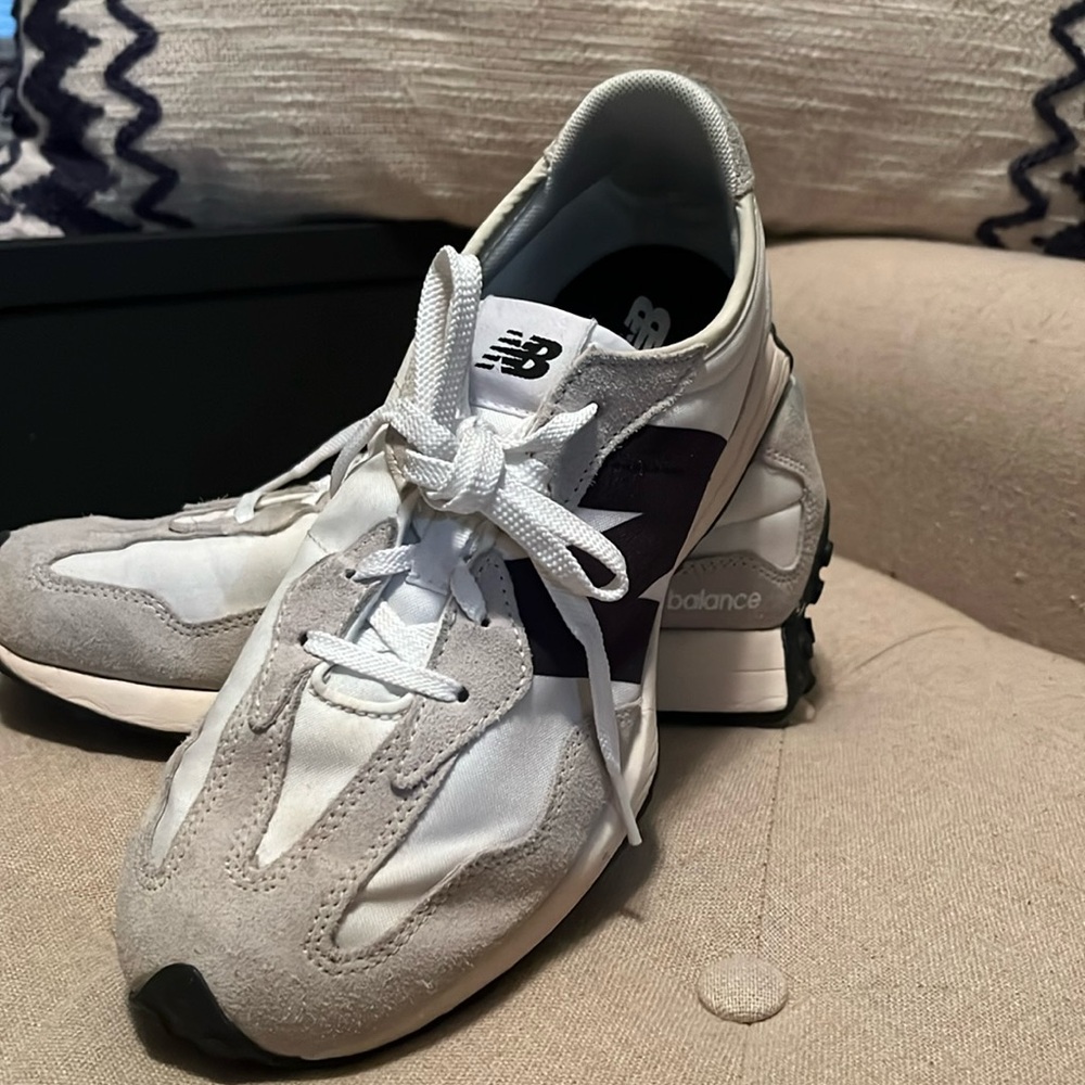 New Balance 327 trainers in used condition